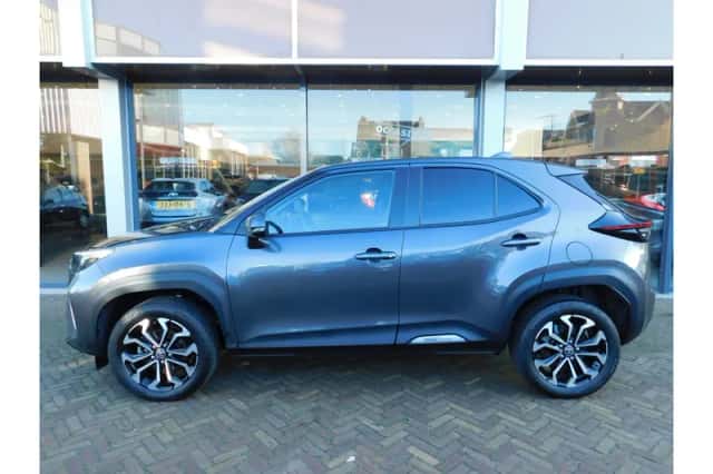 Toyota Yaris Cross (2024) thumbnail 4