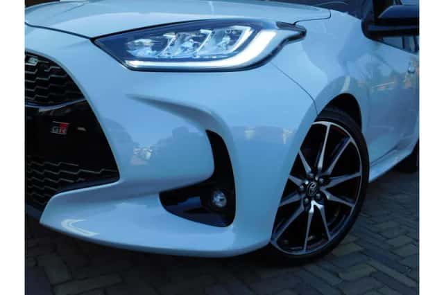 Toyota Yaris (2022) thumbnail 2