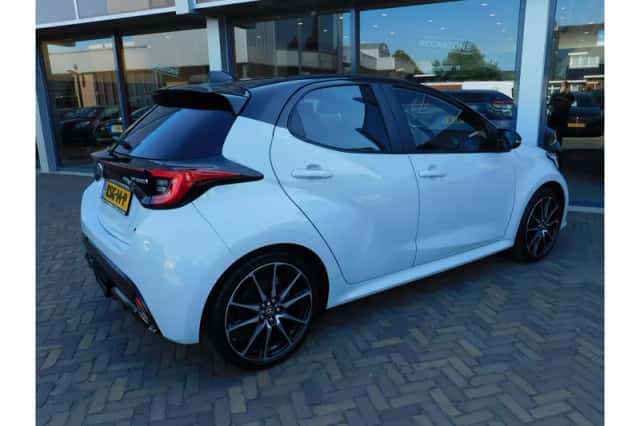 Toyota Yaris (2022) thumbnail 5