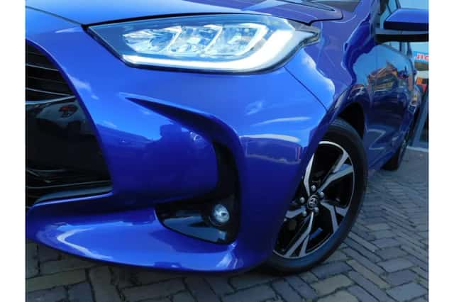 Toyota Yaris (2025) thumbnail 2