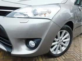 Toyota Verso (2016) thumbnail 2