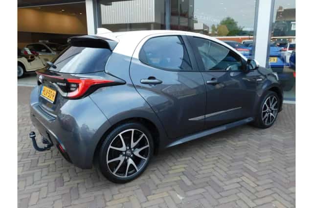 Toyota Yaris (2021) thumbnail 6