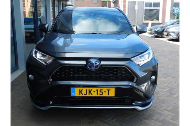 Toyota RAV4 (2021) thumbnail 3