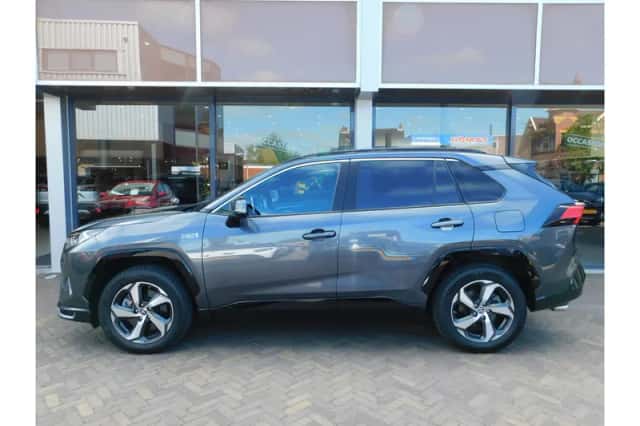 Toyota RAV4 (2021) thumbnail 4