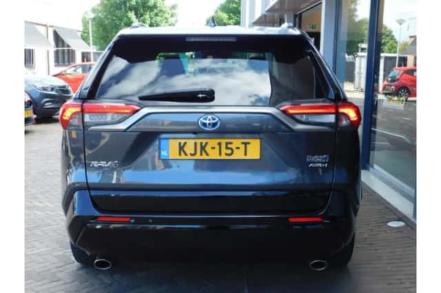 Toyota RAV4 (2021) thumbnail 5