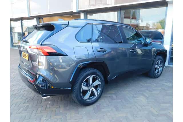 Toyota RAV4 (2021) thumbnail 6