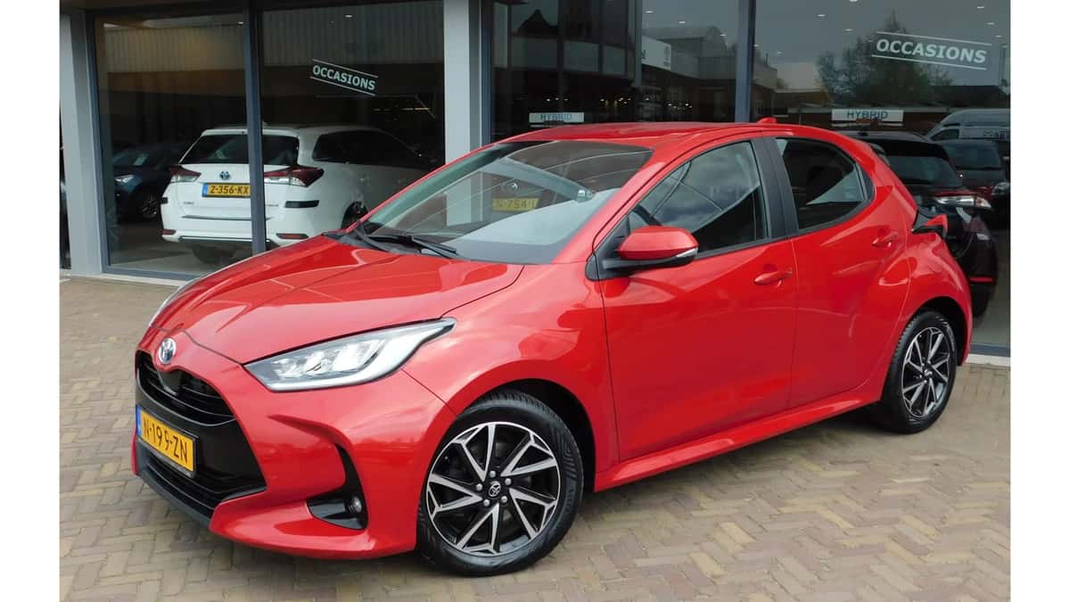 Toyota Yaris (2022) — foto 1