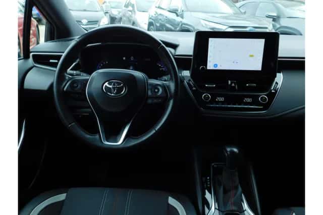 Toyota Corolla (2022) thumbnail 2