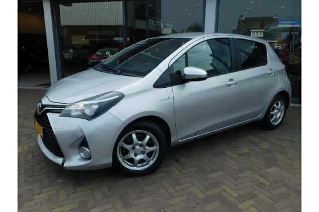 Toyota Yaris (2015) thumbnail 1