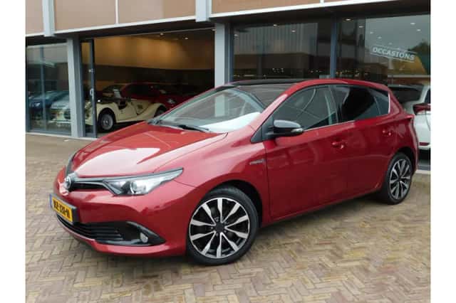 Toyota Auris (2018) thumbnail 1