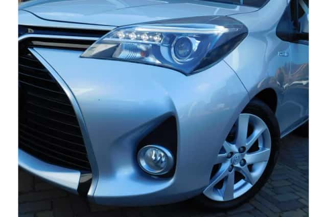Toyota Yaris (2014) thumbnail 2