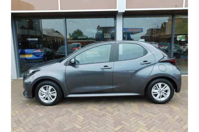 Toyota Yaris (2024) thumbnail 4