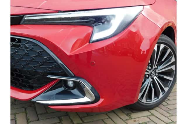 Toyota Corolla (2025) thumbnail 2