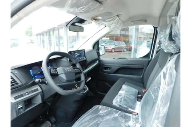 Toyota Proace (2024) thumbnail 2