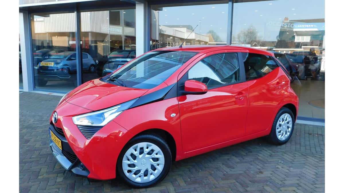 Toyota Aygo (2022) — foto 1