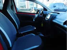 Toyota Aygo (2022) thumbnail 11