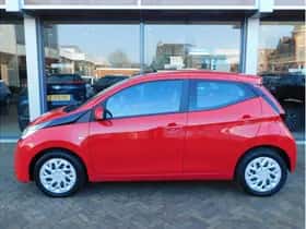 Toyota Aygo (2022) thumbnail 4