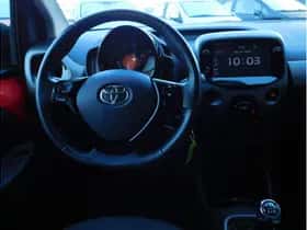 Toyota Aygo (2022) thumbnail 8