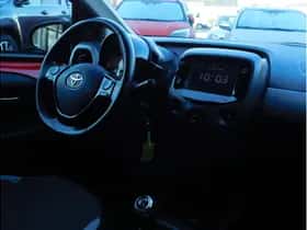 Toyota Aygo (2022) thumbnail 9