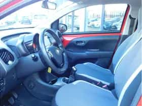 Toyota Aygo (2022) thumbnail 10