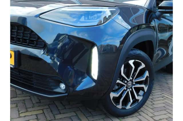 Toyota Yaris Cross (2023) thumbnail 2
