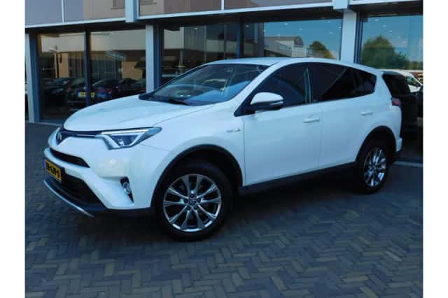 Toyota RAV4 (2017) thumbnail 1