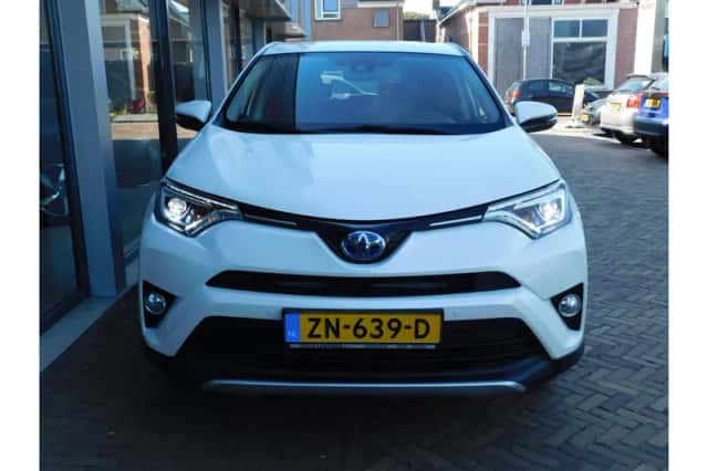 Toyota RAV4 (2017) thumbnail 4