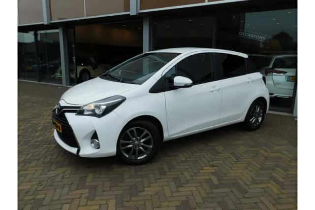 Toyota Yaris (2016) thumbnail 1