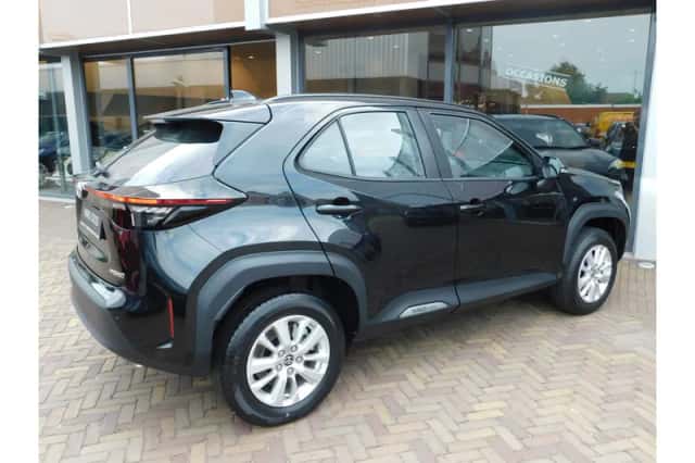 Toyota Yaris Cross (2024) thumbnail 4