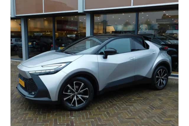 Toyota C-HR (2025) thumbnail 1