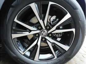 Toyota C-HR (2025) thumbnail 11
