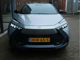 Toyota C-HR (2025) thumbnail 4