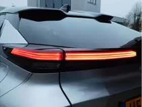 Toyota C-HR (2025) thumbnail 8