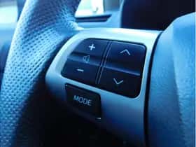 Toyota Auris (2011) thumbnail 18