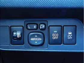 Toyota Auris (2011) thumbnail 19