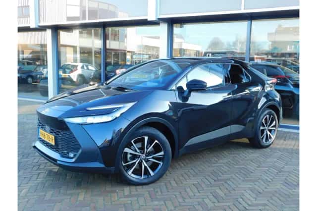 Toyota C-HR (2025) thumbnail 1