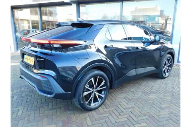 Toyota C-HR (2025) thumbnail 5