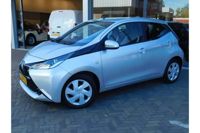 Toyota Aygo (2015) thumbnail 1