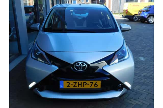 Toyota Aygo (2015) thumbnail 4