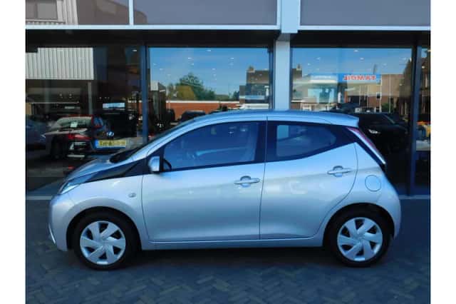 Toyota Aygo (2015) thumbnail 5