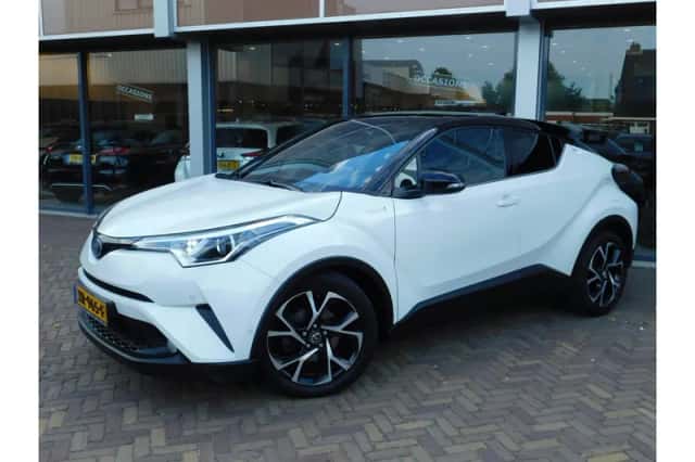 Toyota C-HR (2019) thumbnail 1