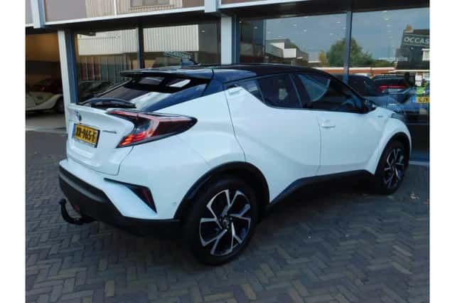 Toyota C-HR (2019) thumbnail 6