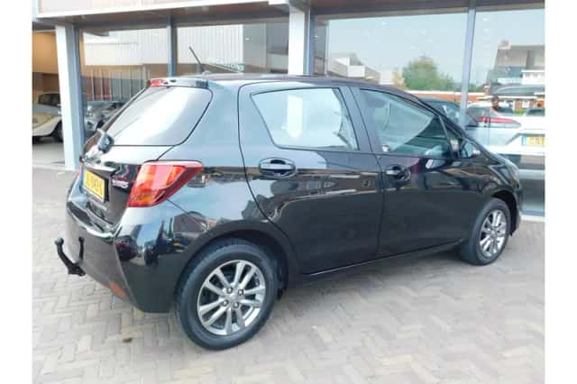 Toyota Yaris (2016) thumbnail 6