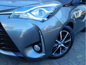 Toyota Yaris (2019) thumbnail 2