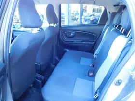 Toyota Yaris (2019) thumbnail 15