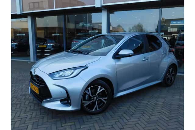 Toyota Yaris (2025) thumbnail 1