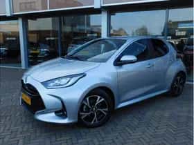 Toyota Yaris (2025) thumbnail 1