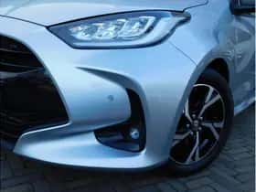 Toyota Yaris (2025) thumbnail 2