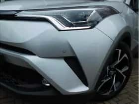 Toyota C-HR (2019) thumbnail 2