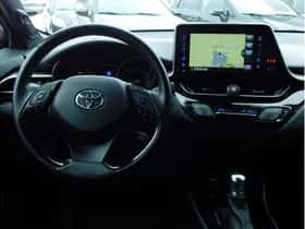 Toyota C-HR (2019) thumbnail 12
